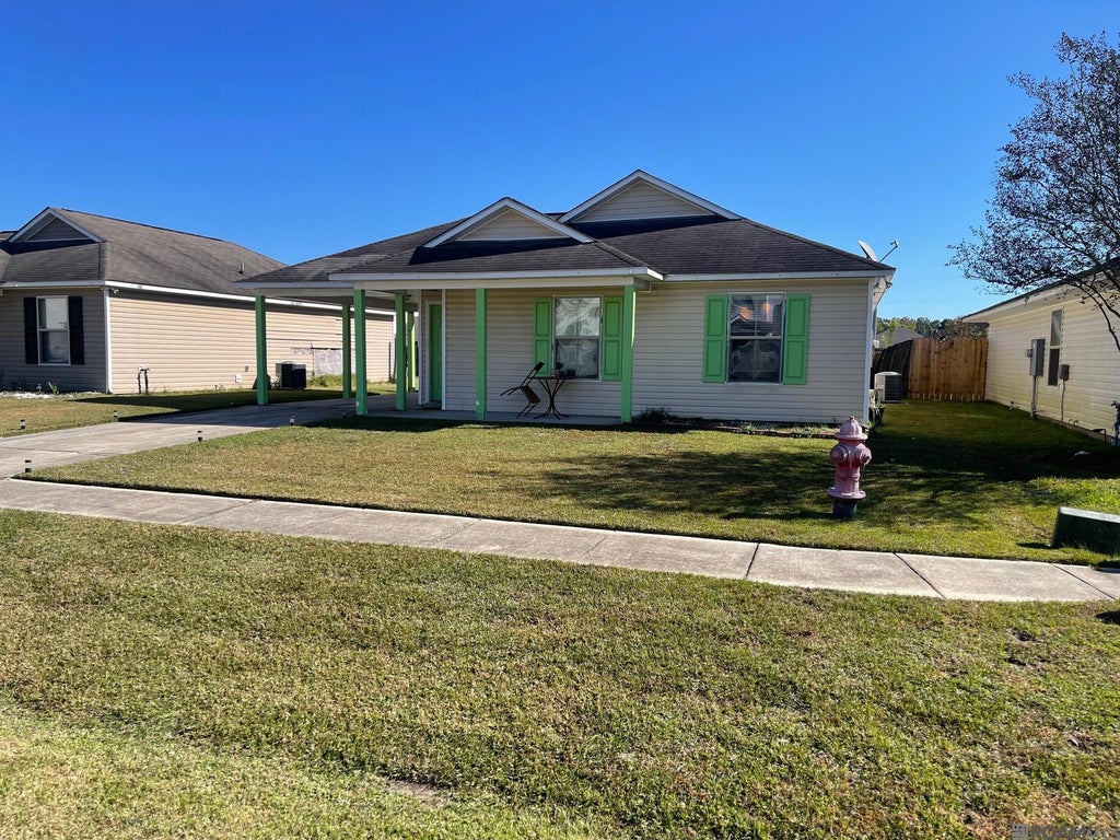 1128 S Sky Ave, Gonzales