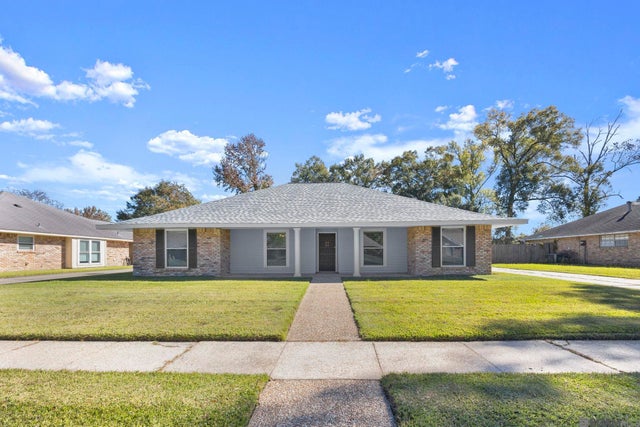 2333 Walnutwood Dr, Baton Rouge