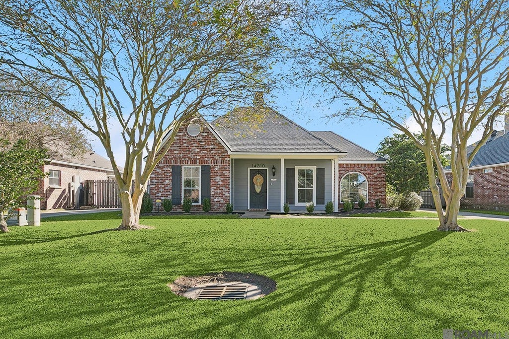 14310 Whispering Oaks Dr, Gonzales