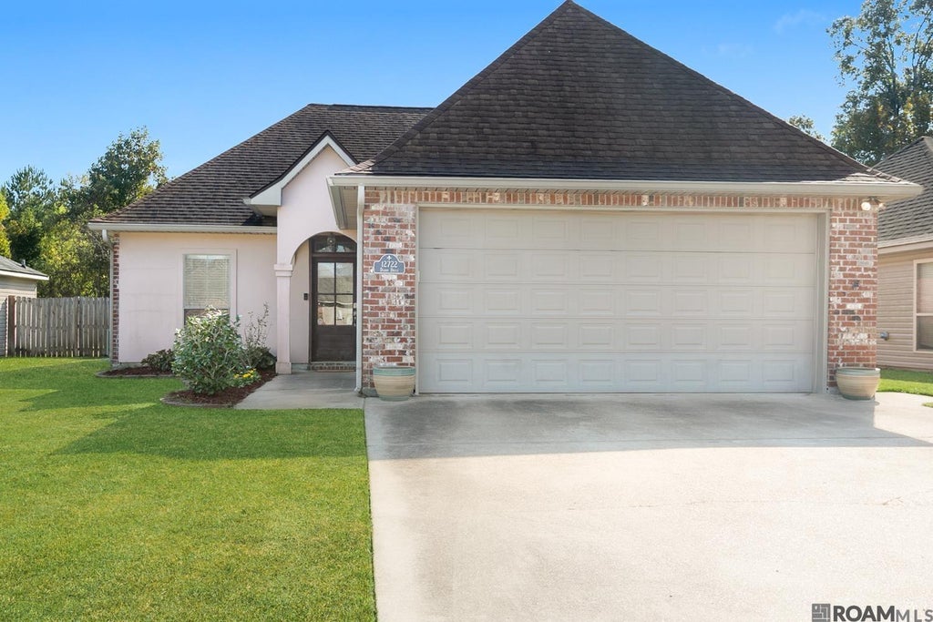 12722 Darby Dr, Walker