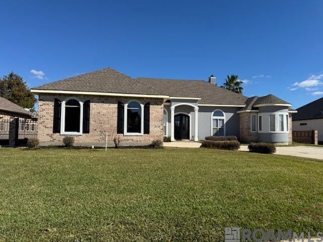 1951 E Squirewood Dr, Harvey