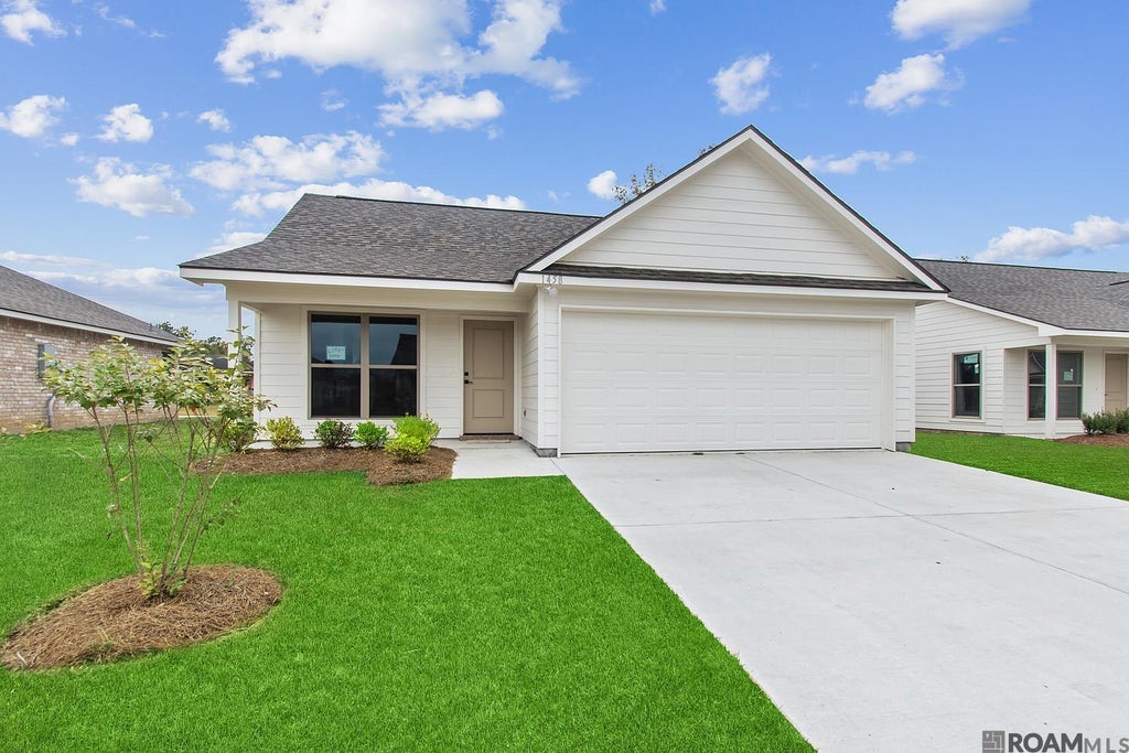 1245 West Amber Street, Gonzales