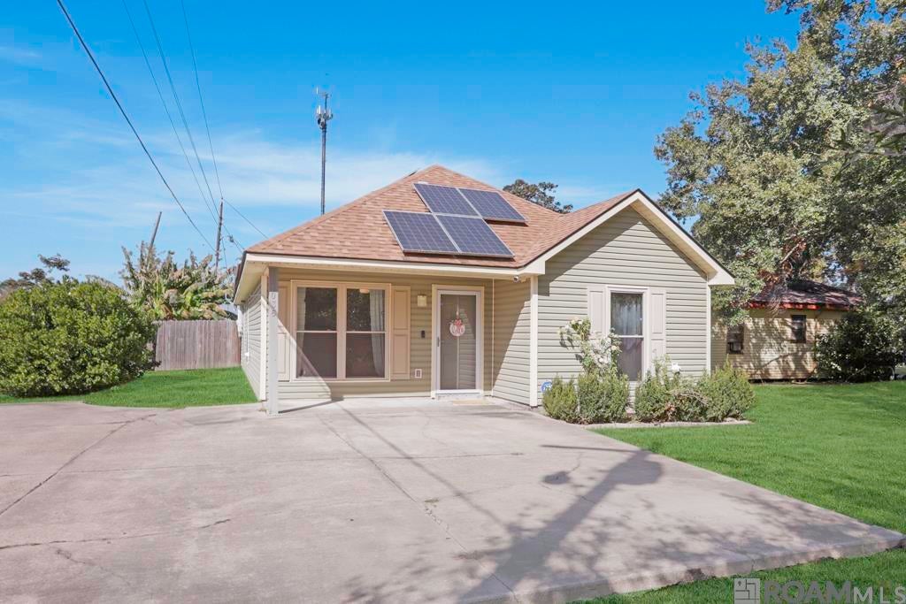 1036 N Sears Ave, Gonzales