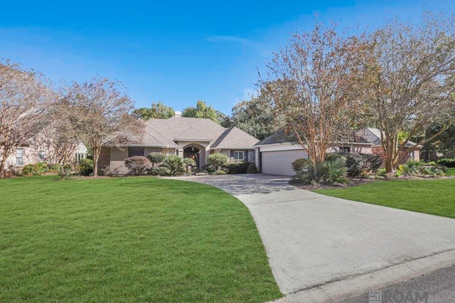 5741 Lake Shadow Dr, Baton Rouge