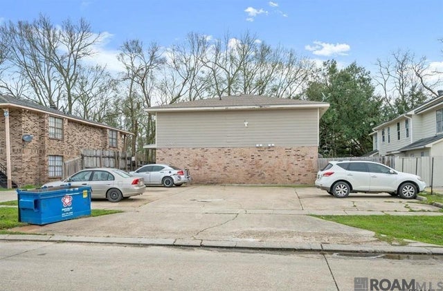 2045 Sherwood Meadow Dr, Baton Rouge