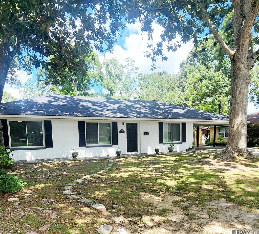 1312 Francis Harriet Dr, Baton Rouge