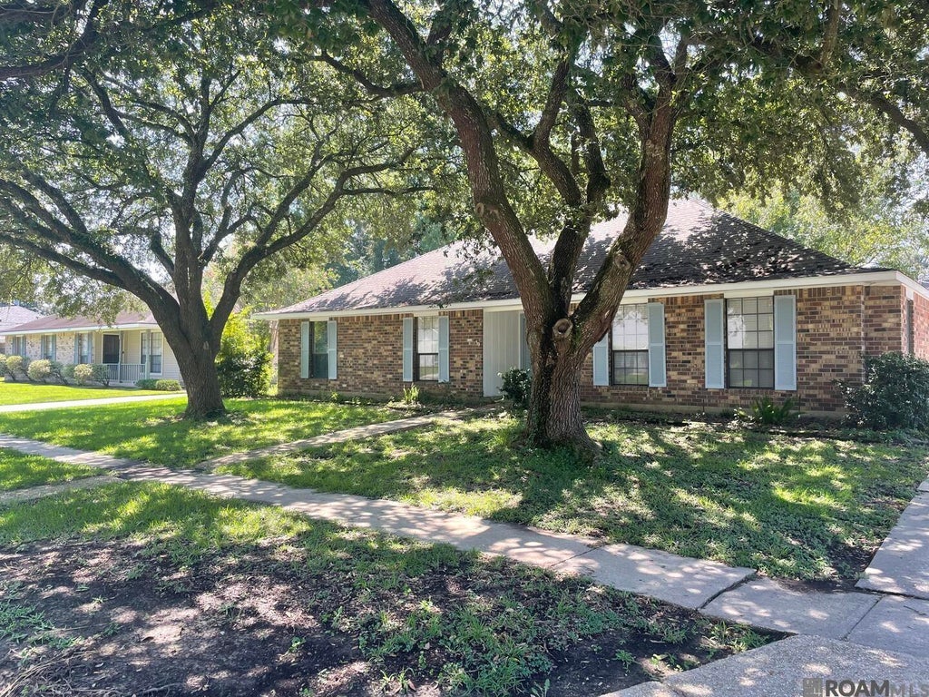 8764 Sharlane Dr, Baton Rouge