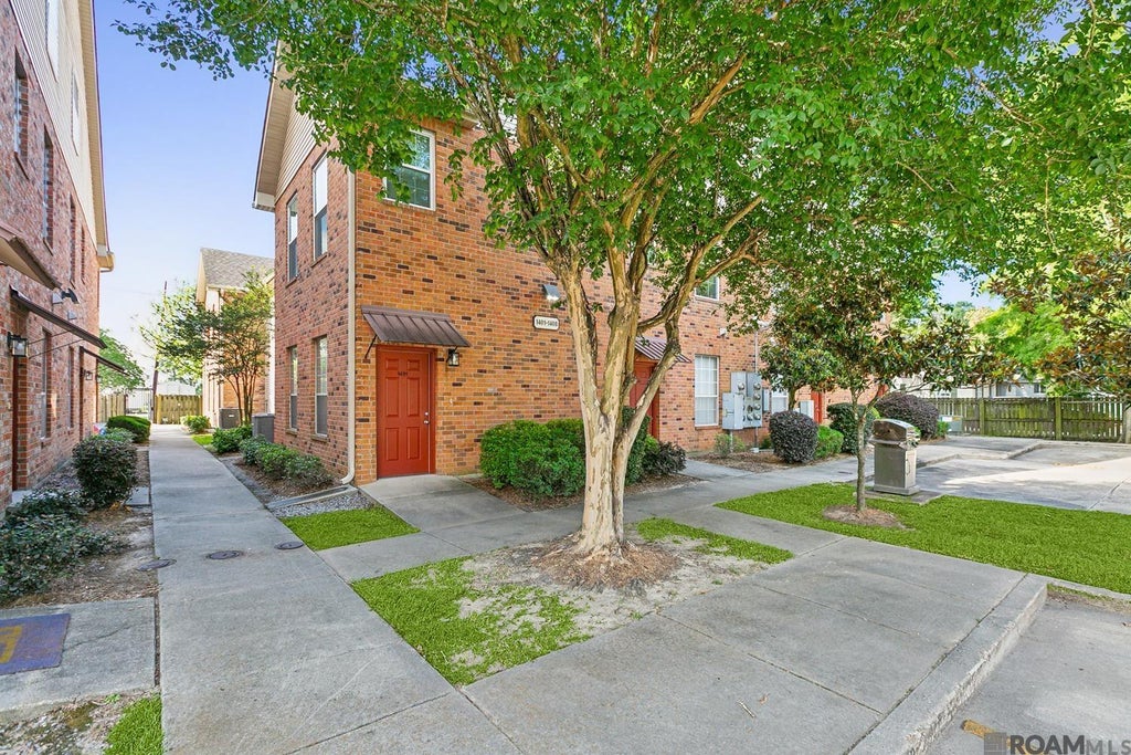900 Dean Lee Dr, Baton Rouge