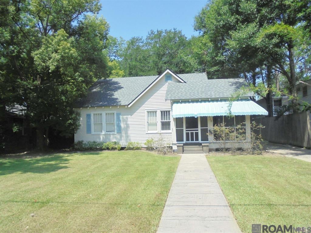 328 East Dr, Baton Rouge
