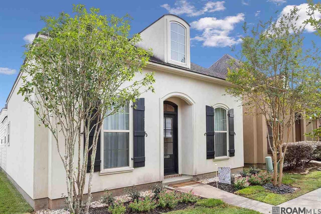 14449 Royal Villa Dr, Baton Rouge