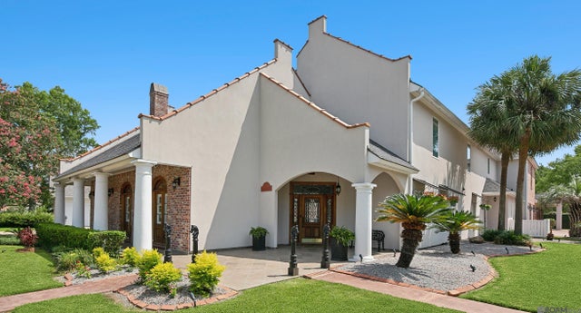 2237 Dove Hollow Dr, Baton Rouge