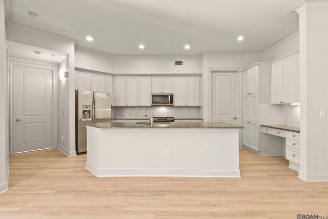 998 Stanford Ave, Baton Rouge