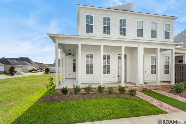 10758 Moss Grove Ln, Baton Rouge