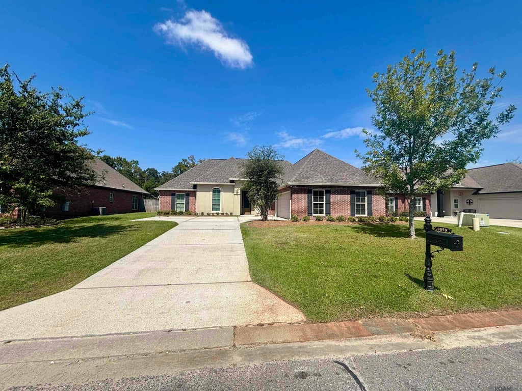 8059 Glacier Bay Dr, Denham Springs
