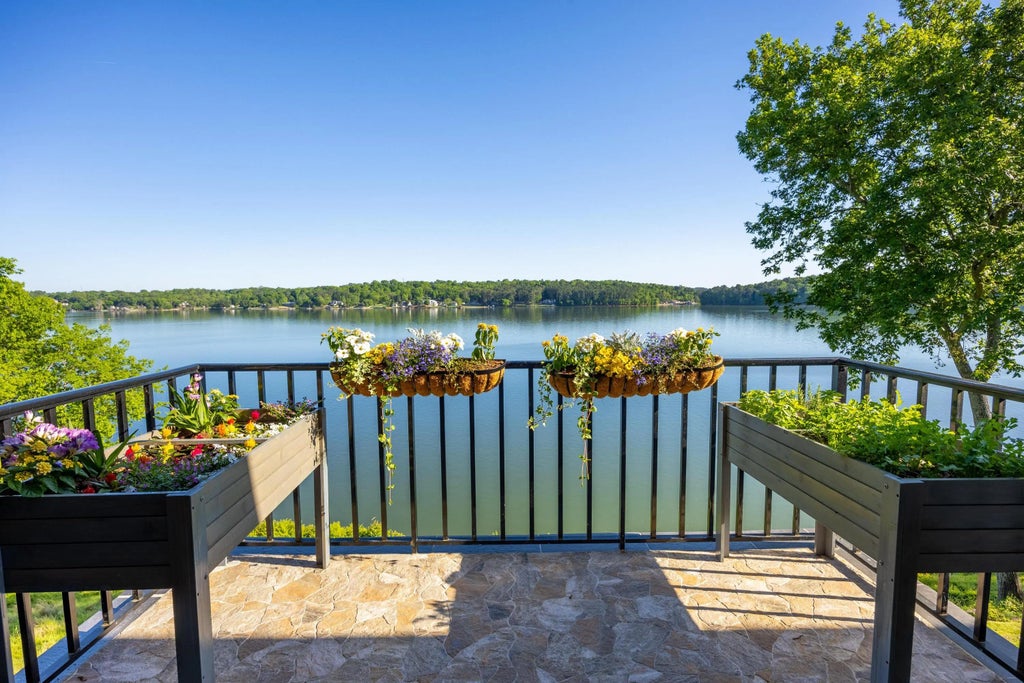 4312 Lakeshore Lane, Chattanooga