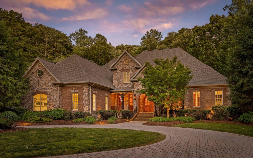 11 Saint Nicholas Way, Signal Mountain