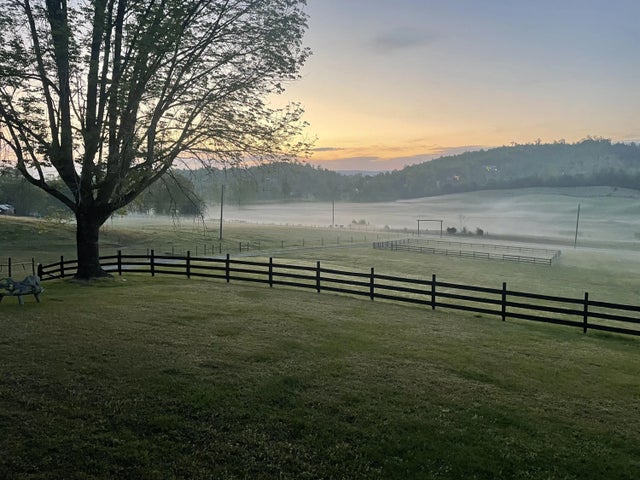 Photo of Listing #1513579