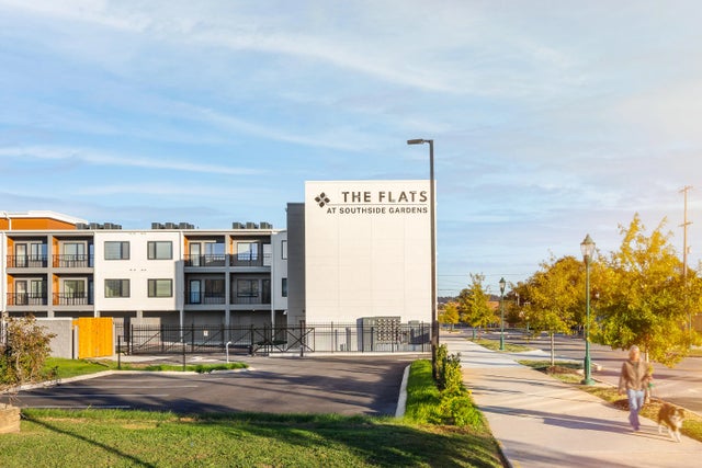 Photo of Listing #1514181