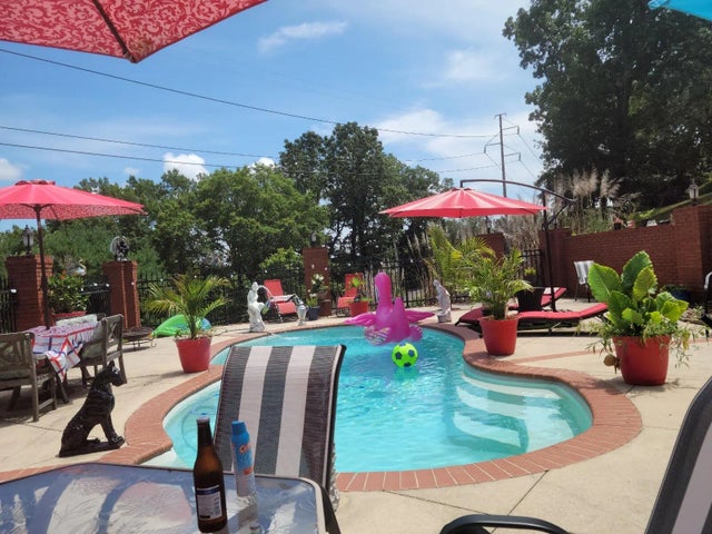 Photo of Listing #1513533