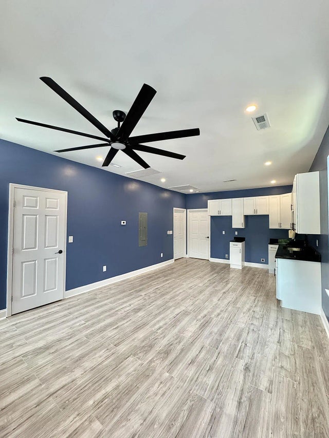 Photo of Listing #1515494