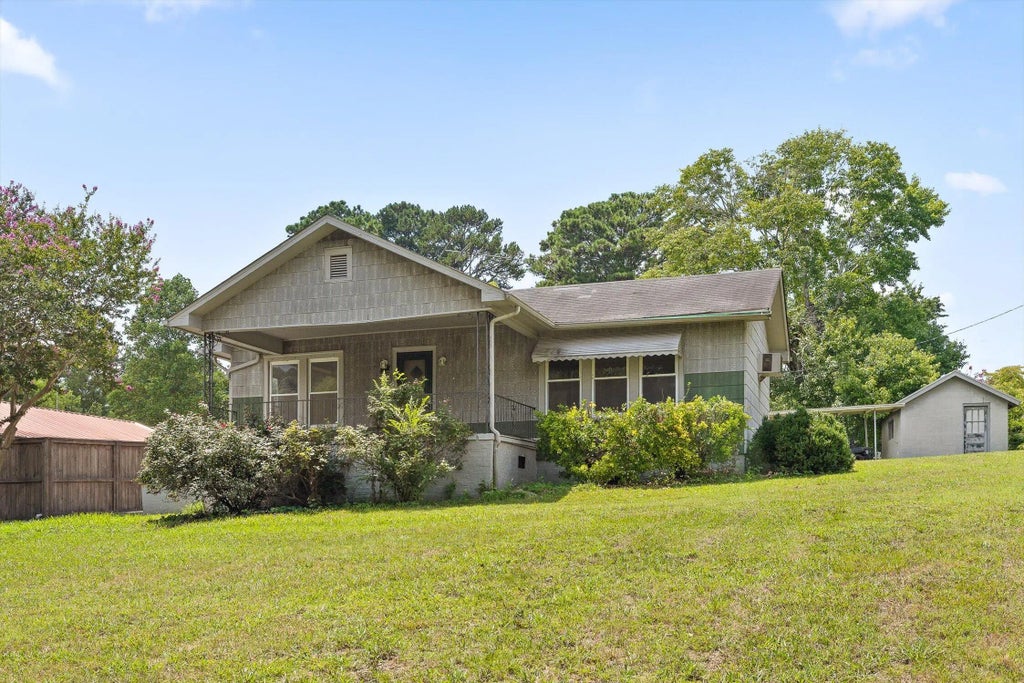 811 Park City Road, Rossville