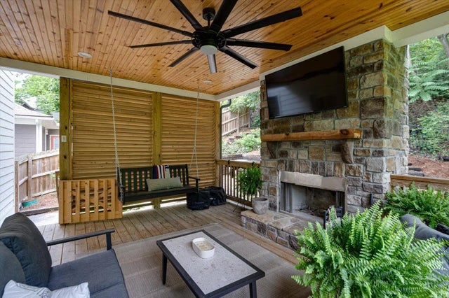 Photo of Listing #1517970