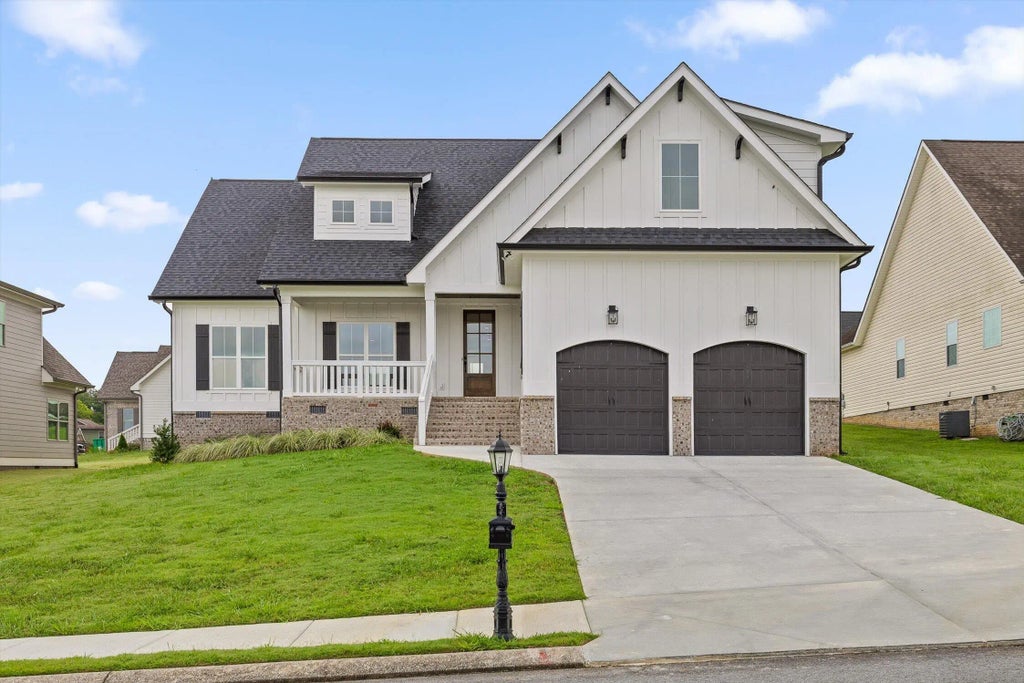 162 Bending Oak Drive, Chickamauga