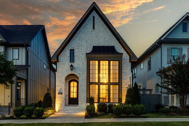 Photo of Listing #1518316