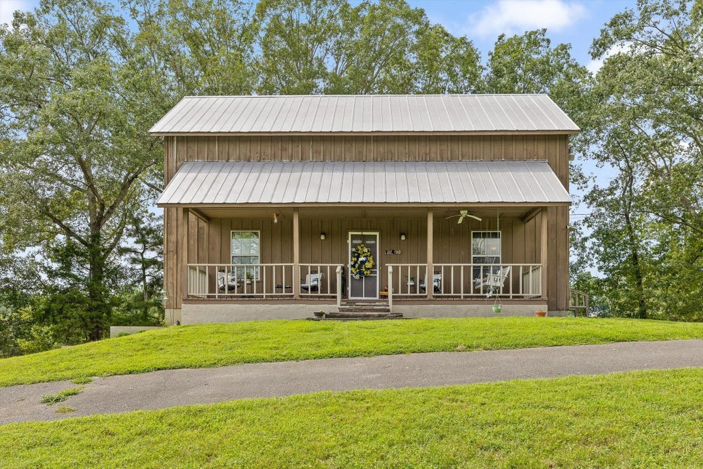 450 Arnold Lane, LaFayette