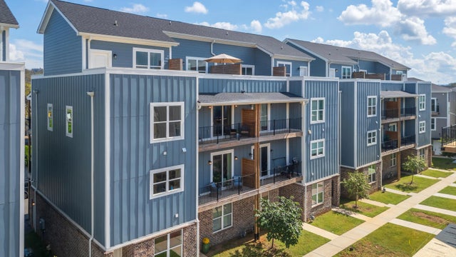 Photo of Listing #1521369