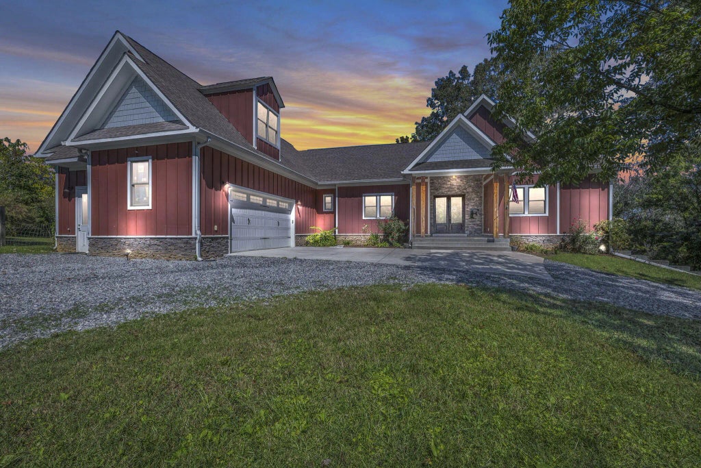 426 Simmons Tawzer Road, Chickamauga