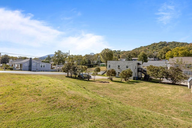 Photo of Listing #1523143