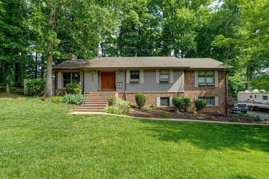 3535 Edgewood Circle, Cleveland