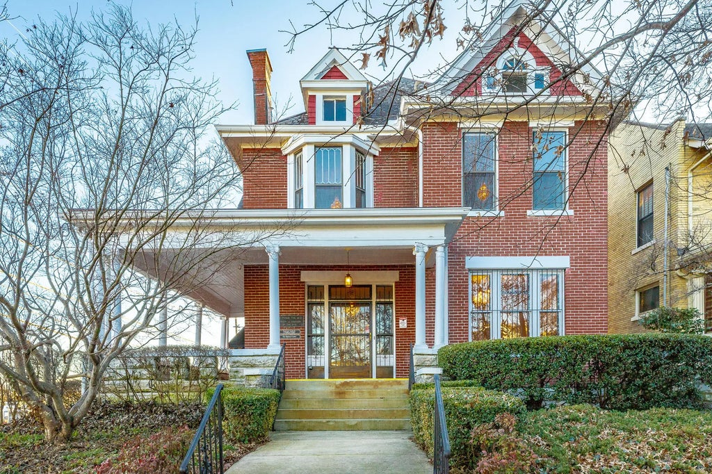 930 Oak Street, Chattanooga