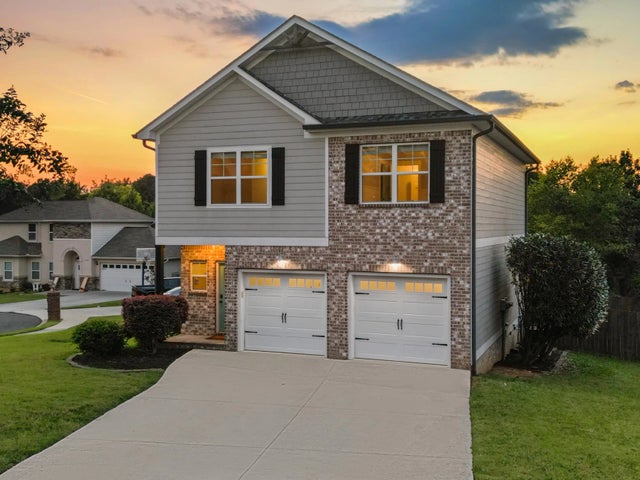 Photo of Listing #1523376