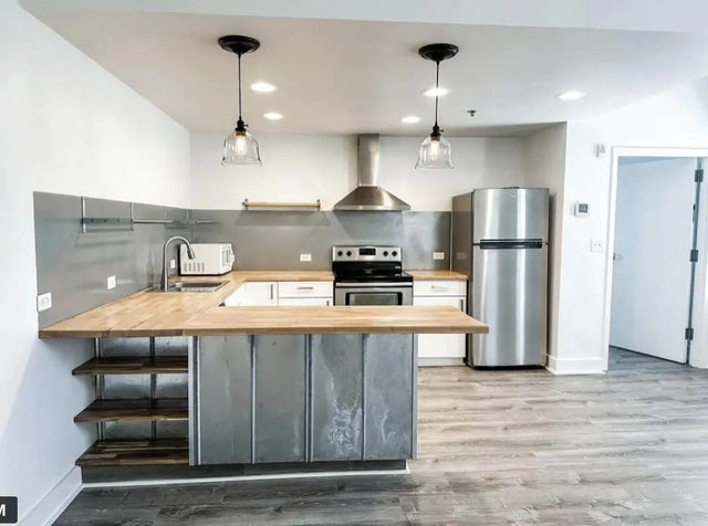 Photo of Listing #1523347