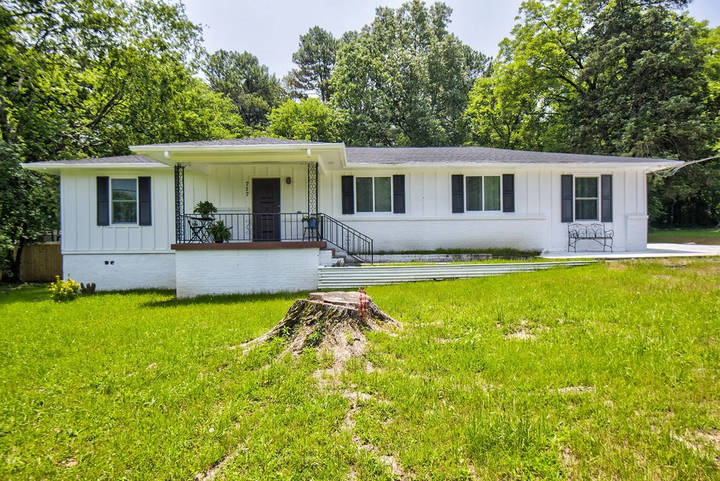 717 W James Avenue, Rossville