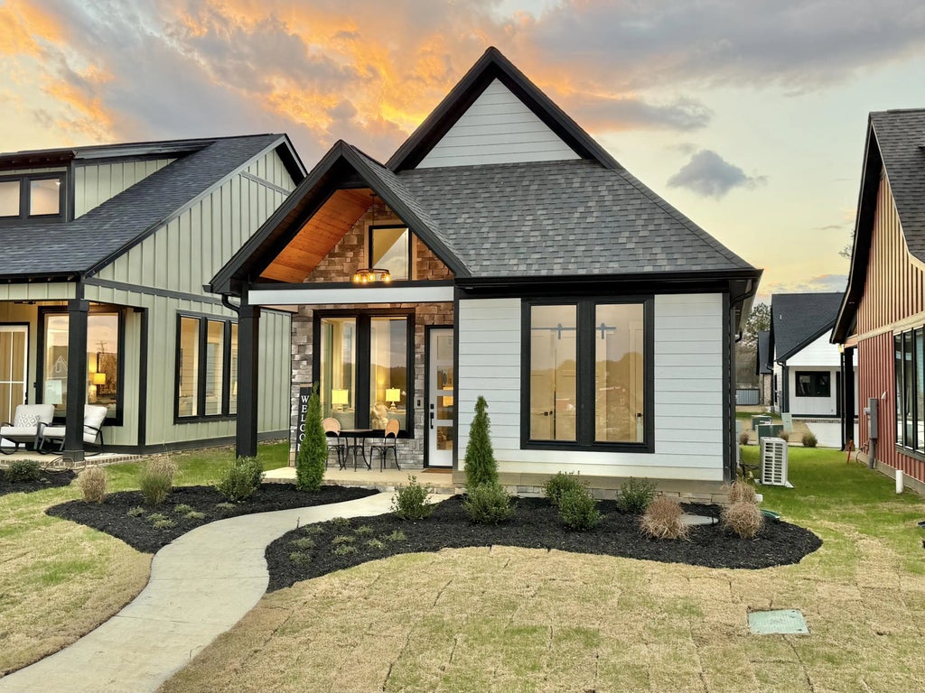 390 Idle Place Circle, Rossville