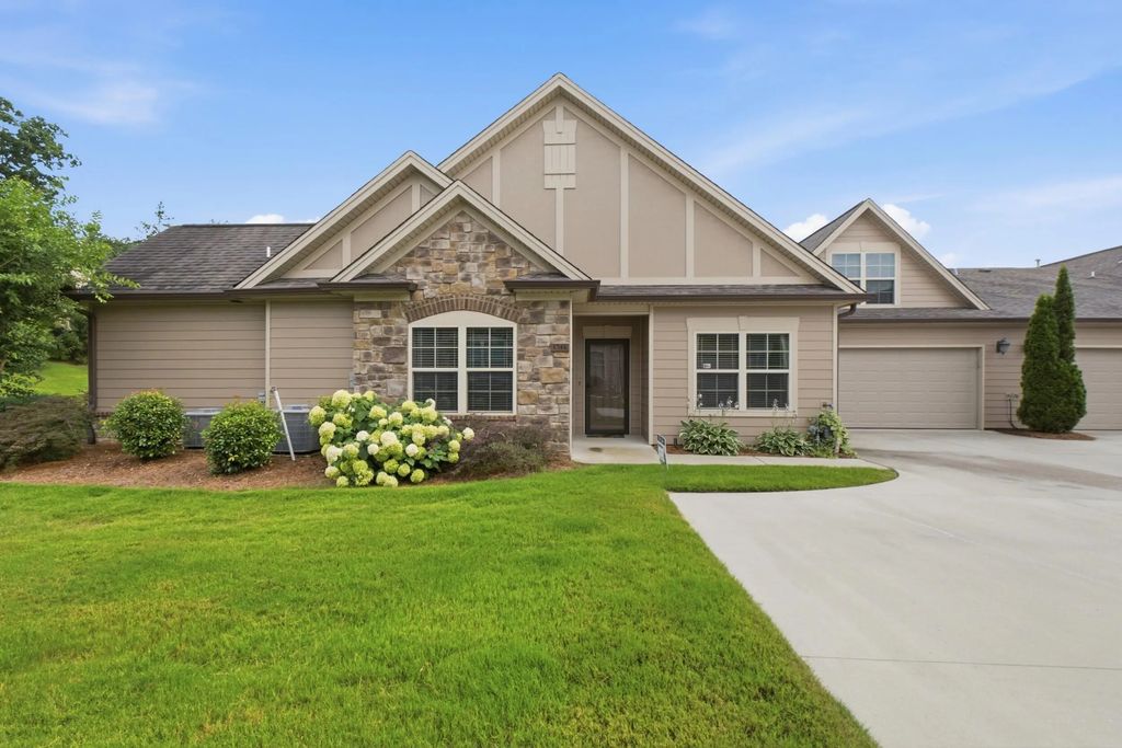 1746 Sedgefield Drive, Ooltewah