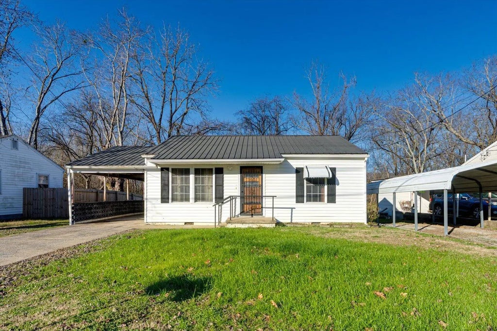 713 Richmond Avenue, Rossville