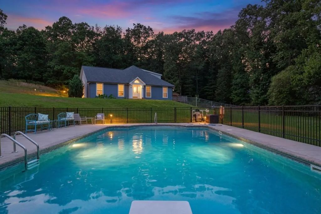 350 Alexander Road, Ringgold
