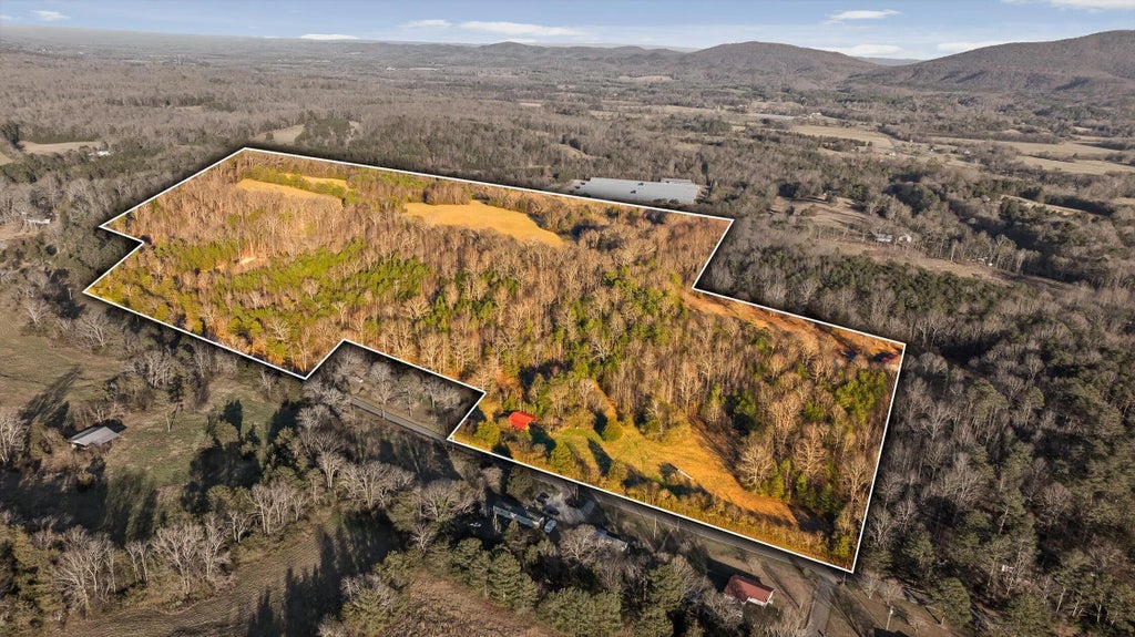 W Cove Road, Chickamauga