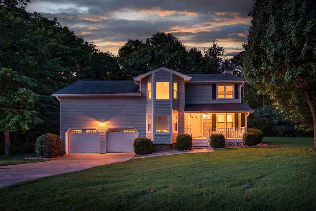 5526 Twin Oaks Drive, Ooltewah