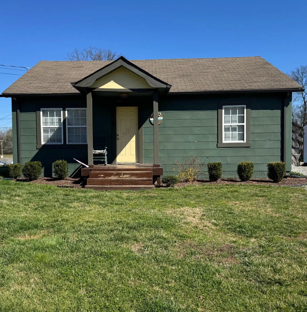 194 E Pine Street, Rossville