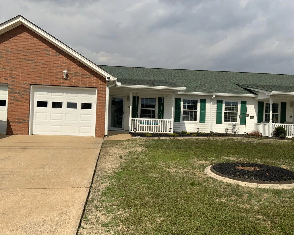 329 Flagstone Drive, Rossville