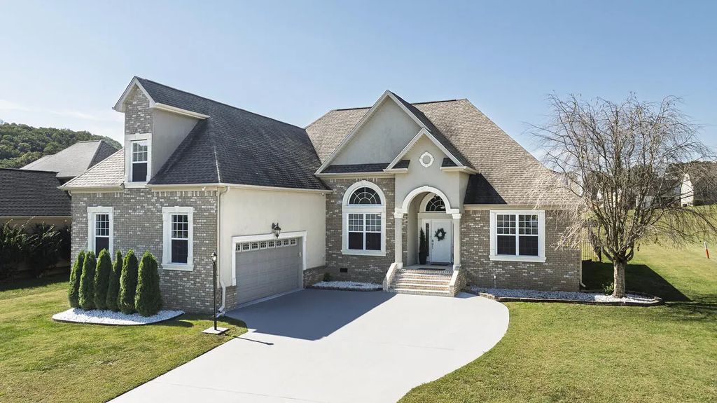 152 Winding Glen Drive, Cleveland