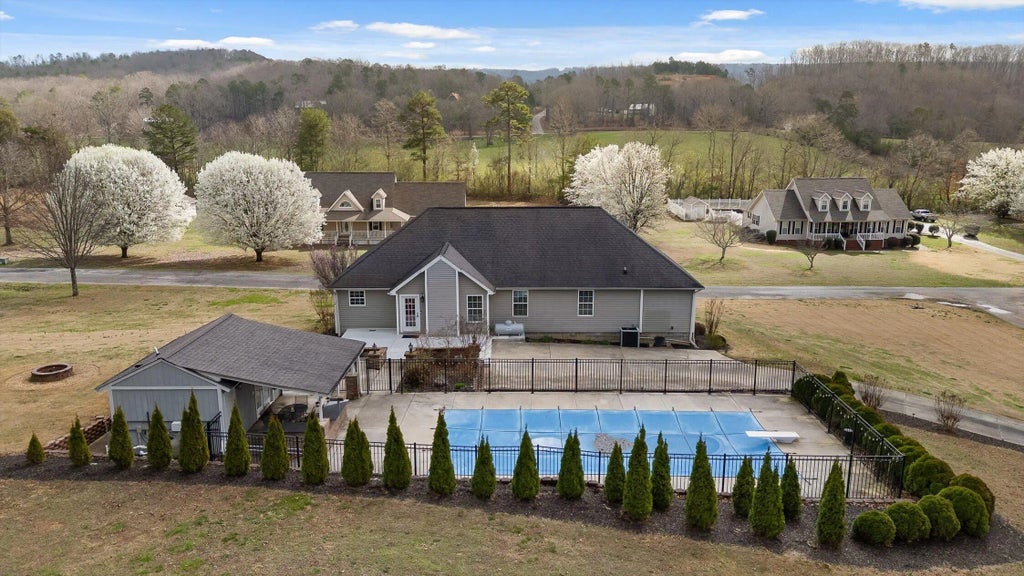 97 Valley Glen, Trenton