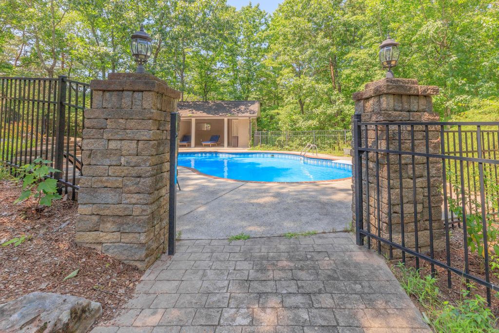 1558 Powder Springs Circle, Flintstone