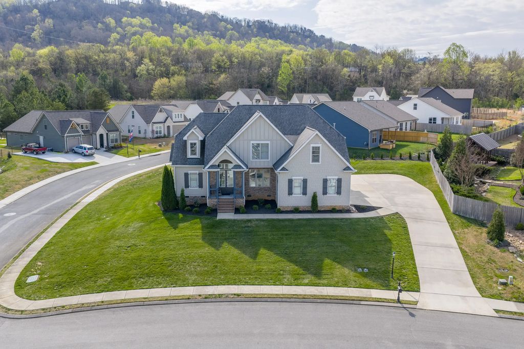 7724 Peppertree Drive, Ooltewah
