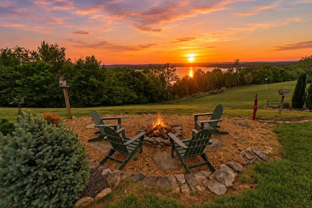 6201 Breezy Hollow Lane, Harrison